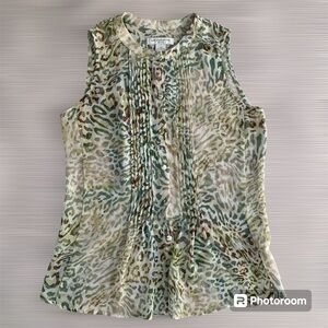LIZ CLAIBORNE PETITE Women’s Green Animal Print Top Sleeveless Crepe Pintuck P/M